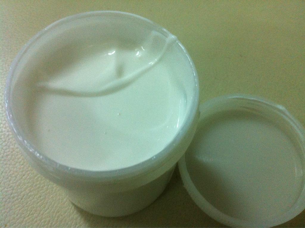 水性膠水起泡的原因有哪些？泡沫怎么辦？